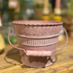 Übertopf Eimer mit Herz und Henkel, rosa used look, 15x12cm, Metall