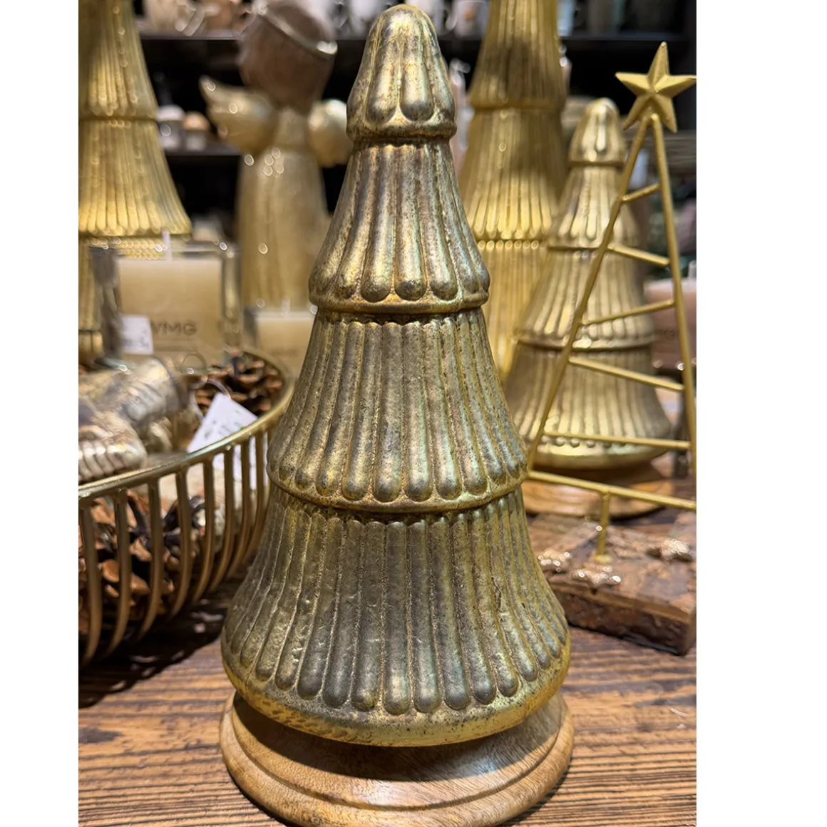 Deko Baum, rustikaler runder Glasbaum, antikgold, auf Holzfuß, 25cm