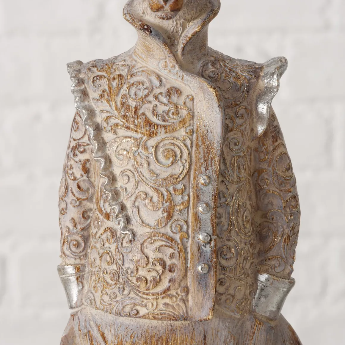 Deko Hirsch Jenno, edler Winterhirsch im Frack oder Kleid, 42cm, Boltze Home Collections