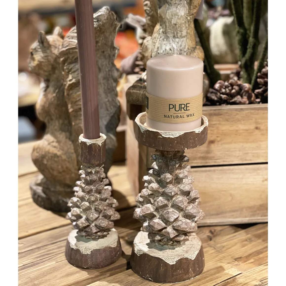 Deko Kerzenhalter Kiefernzapfen, Kerzenständer in Zapfenform, braun-grau used look, 22cm