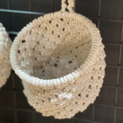 Deko Korb Boho gehäckelt, Makramee-Korb mit Schlaufe, 16x13cm