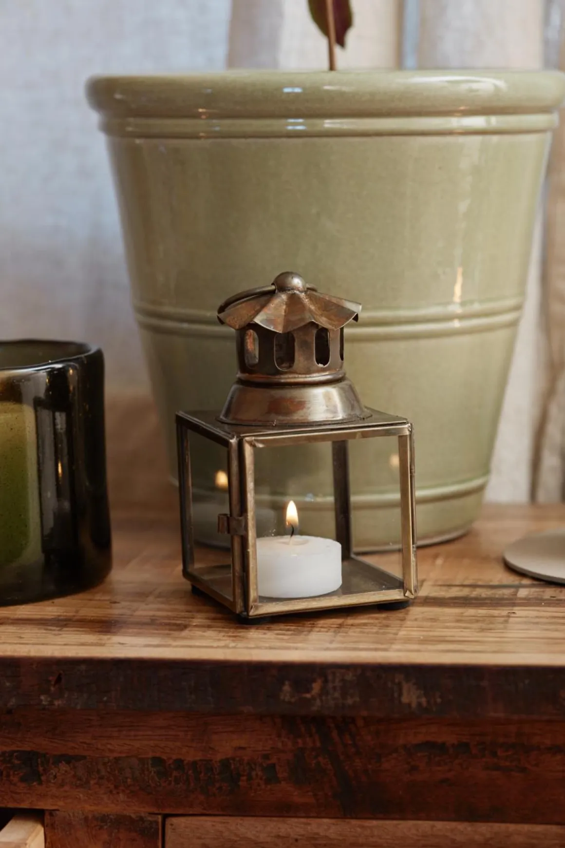 Deko Laterne mit welligem Schornstein gold, used look gold, Laursen