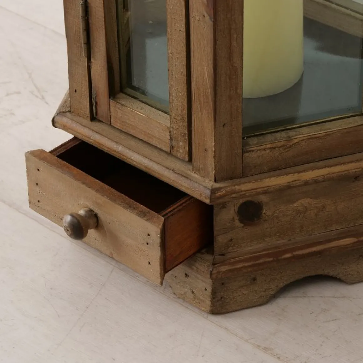 Holz Laterne Hector, lange schmale Holzlaterne mit Schublade und Metalldach, 115x40cm, Boltze Home C