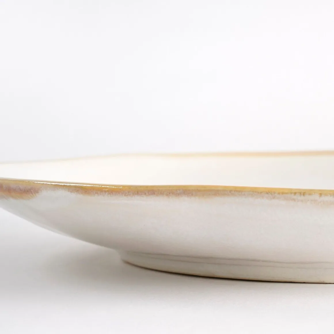 Keramik Speiseteller, Tabo, handgefertigt, weiß, Rand braun, 26,5cm, Mica Decorations