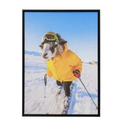 Leinwandbild Ziegenbock Skian Winter, Ziegenbock in Winterkleidung und Skibrille beim Skifahren, Bol