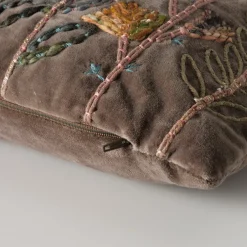 Samt Kissen Steffy, Blumenkissen bestickt, olivgrün, 45x45cm, Boltze Home Collections